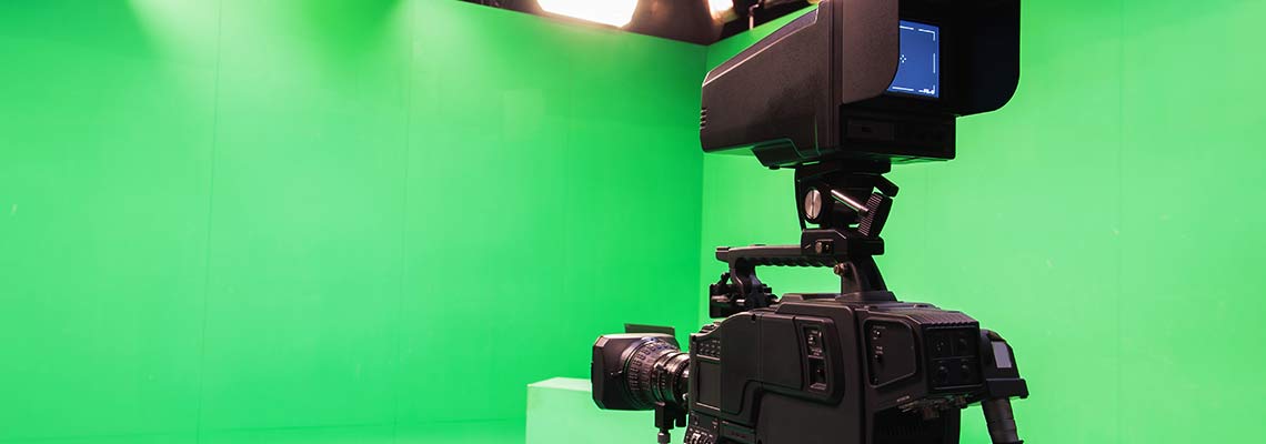 How to Create a DIY Green Screen Video Effect
